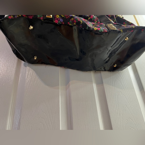 Betsey Johnson HUGE duffle Weekender handbag ditsy floral skull studded RARE HTF - Picture 4 of 15